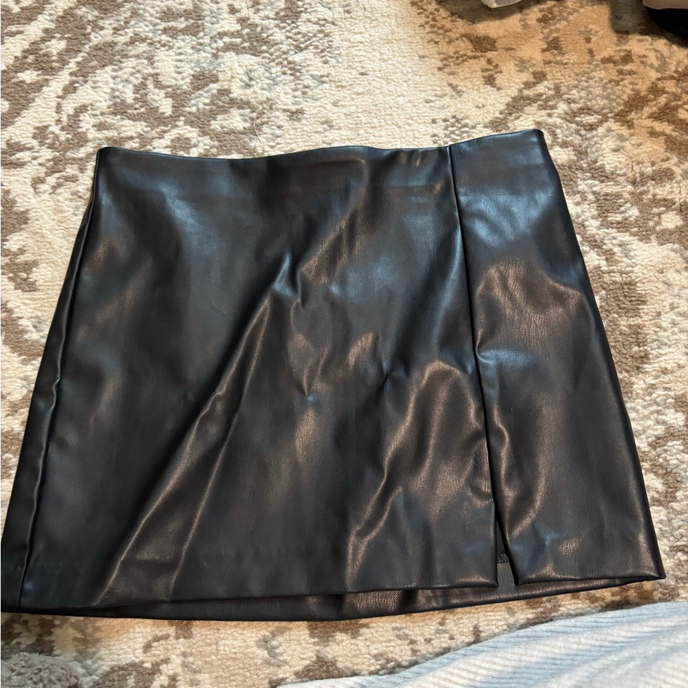 H&M Black leather Mini Skirt